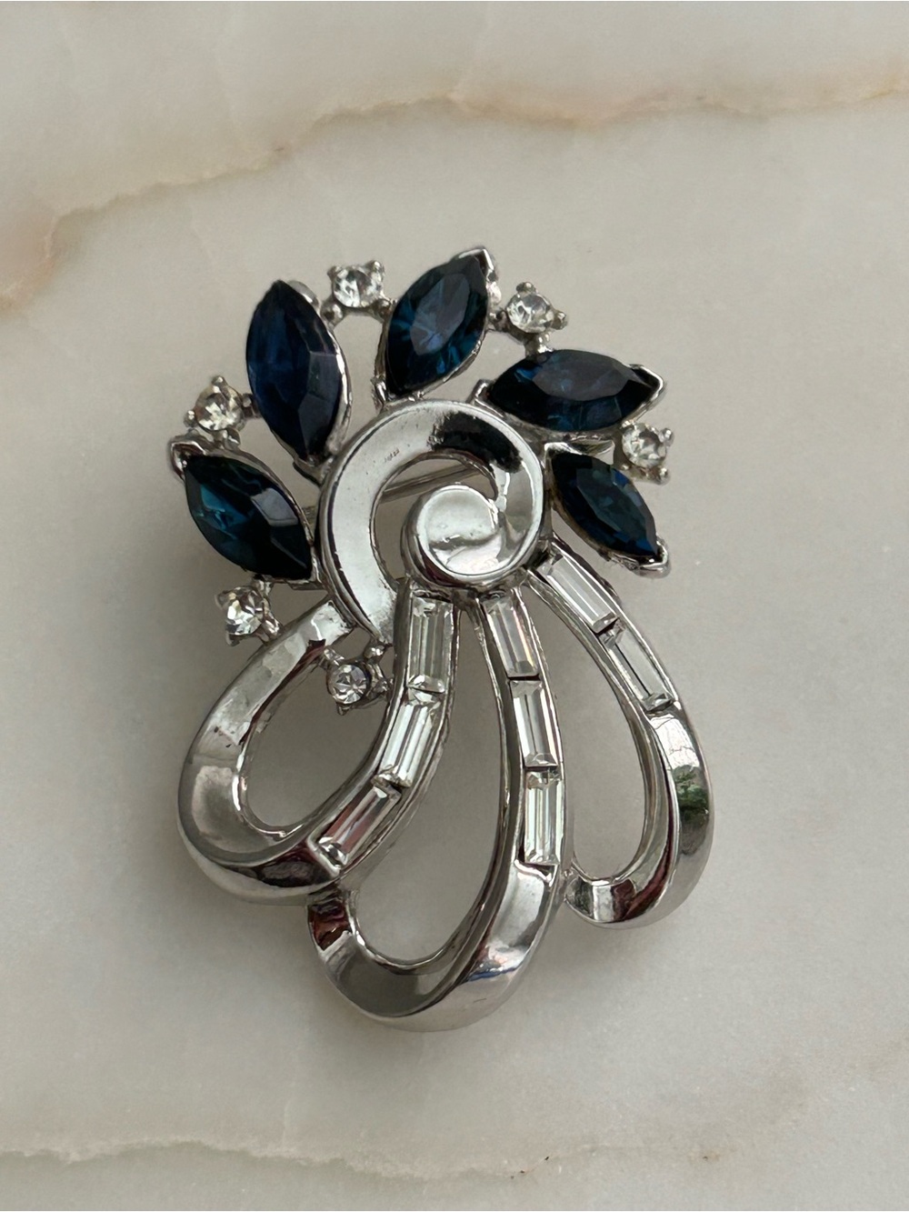 1953 Alfred Philippe TRIFARI Swirling Abstract Floral Brooch